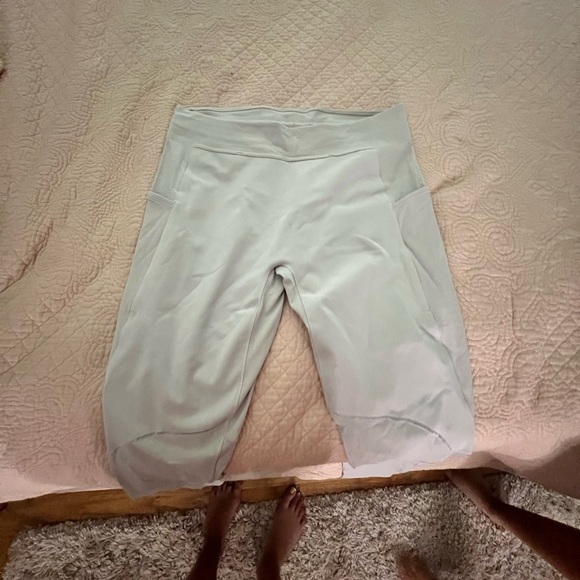 NWT LULU LEGGINGS - Picture 3 of 4